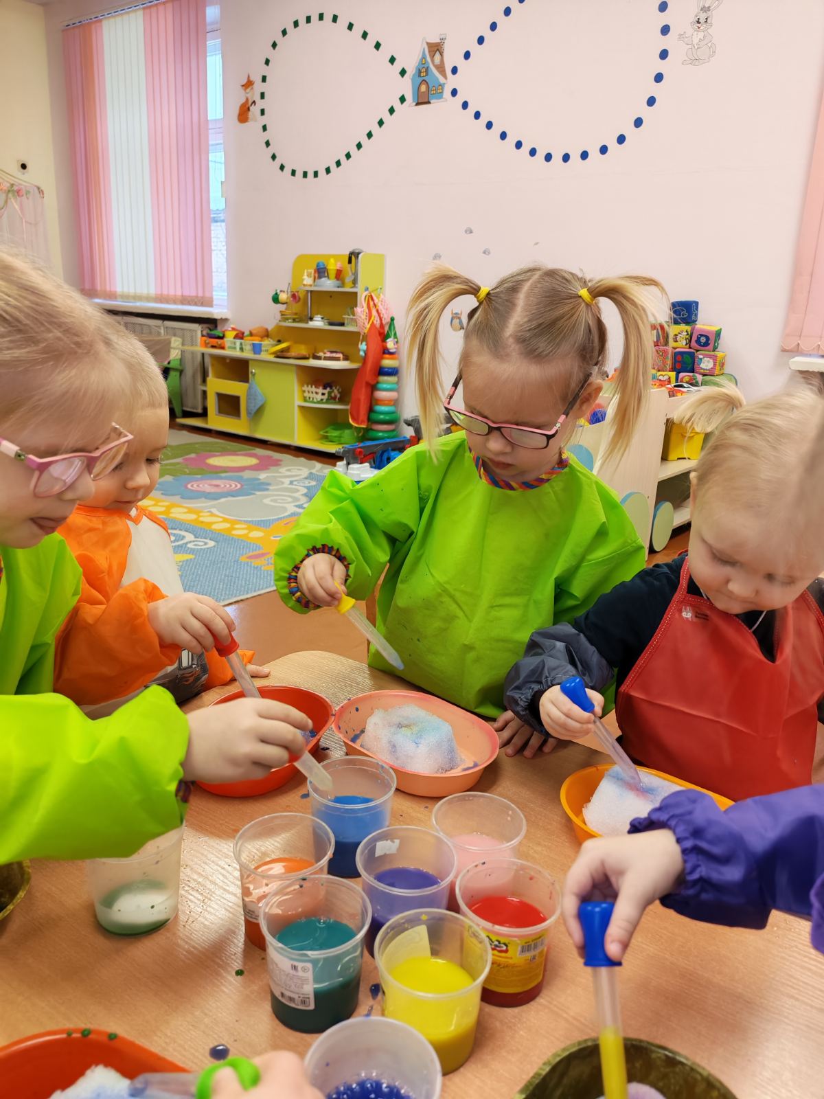 Подробнее о статье «Цветной снег»